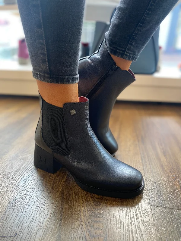 Jose Saenz Leather Navy Block Heel Ankle Boot