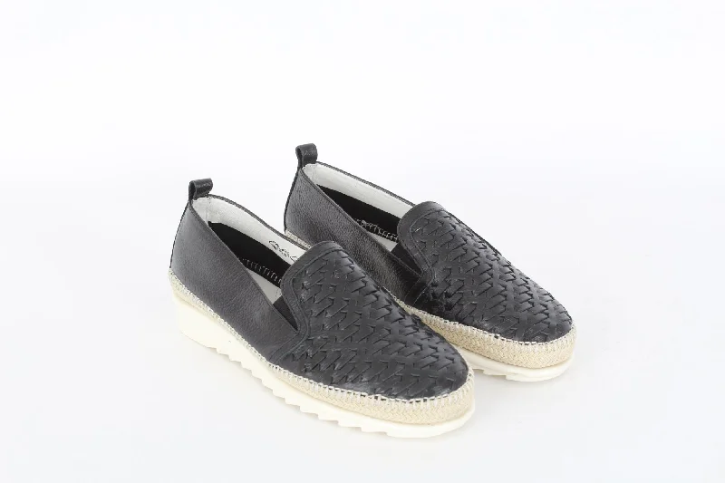 LIZA Round toe loafers