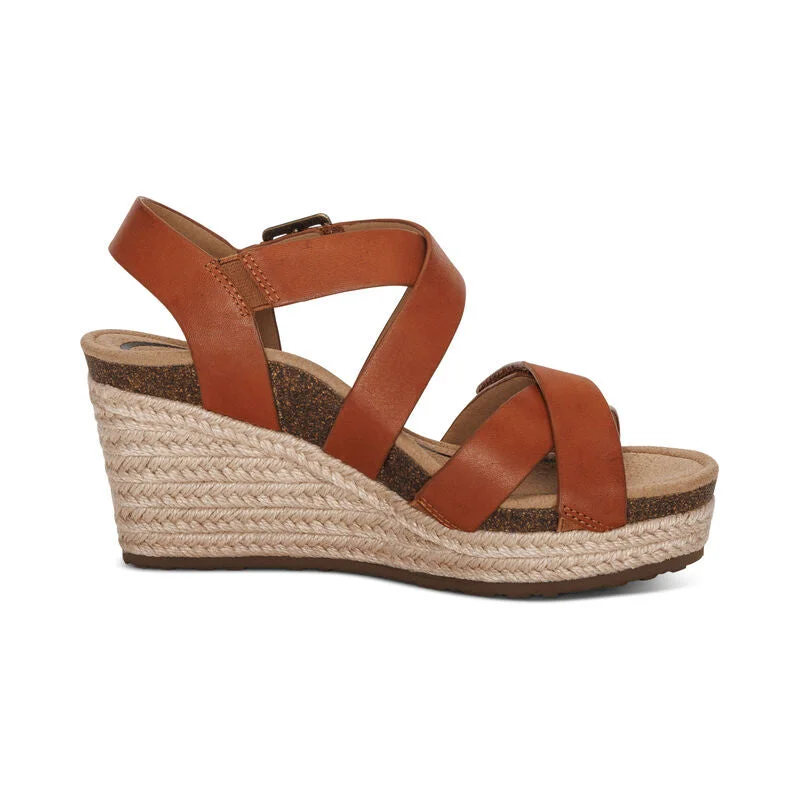 WOMEN'S AETREX ANNA ARCH SUPPORT WEDGE SANDAL | COGNAC